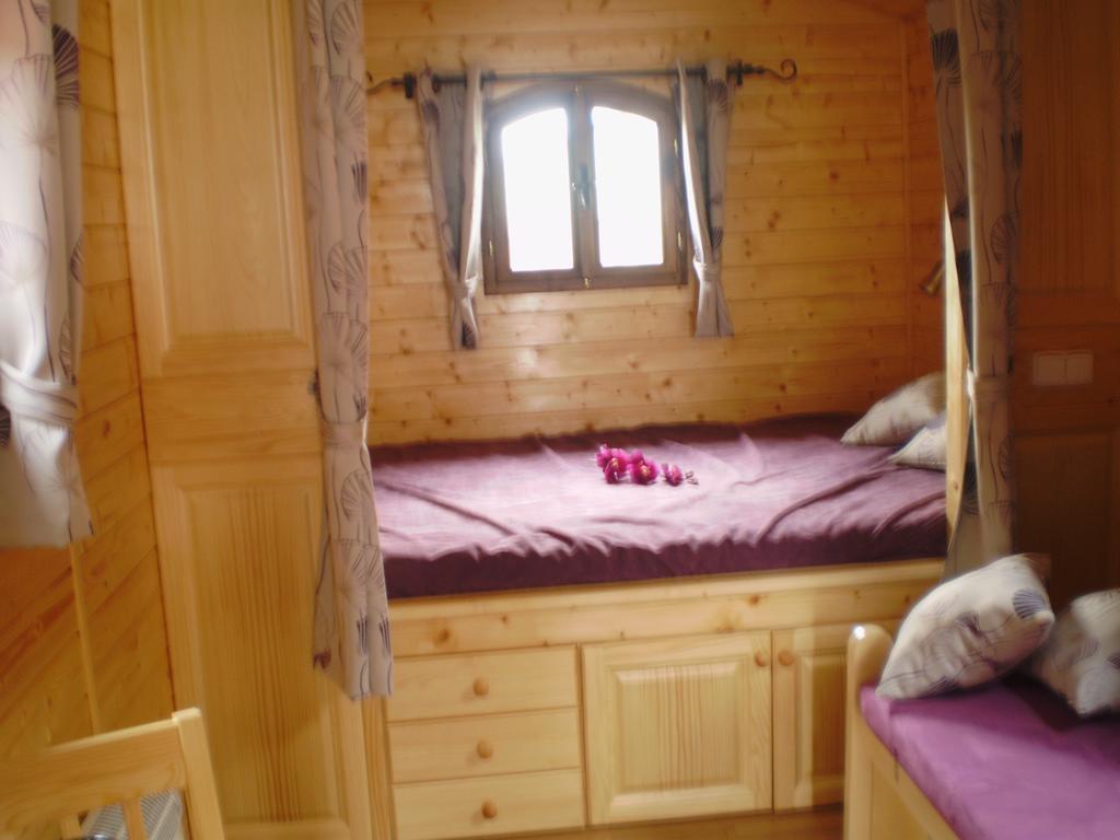 Bed and Breakfast Les Roziers - Roulotte Bagnac Exterior foto